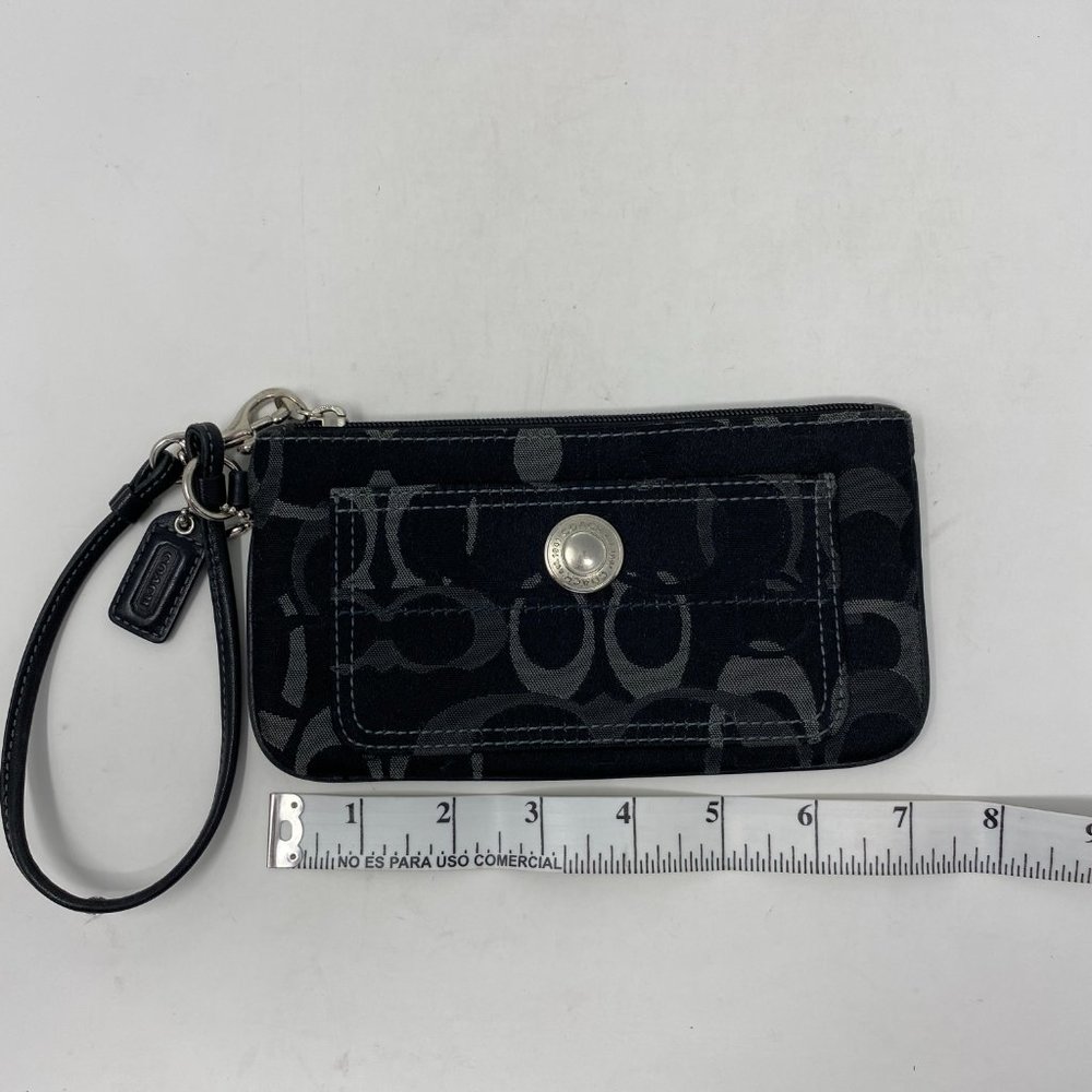 Coach Wristlet - Picture 10 of 16